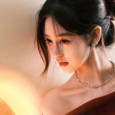 轻轻拂过
